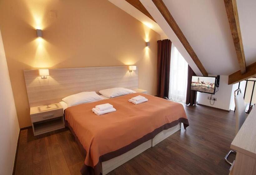带1个卧室的带阳台的公寓, Residence U černé Věže české Budějovice