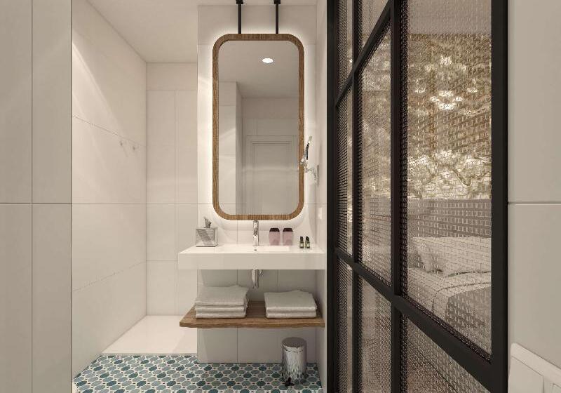اتاق سوپریور با تخت بزرگ, Atocha Hotel Madrid, Tapestry Collection By Hilton