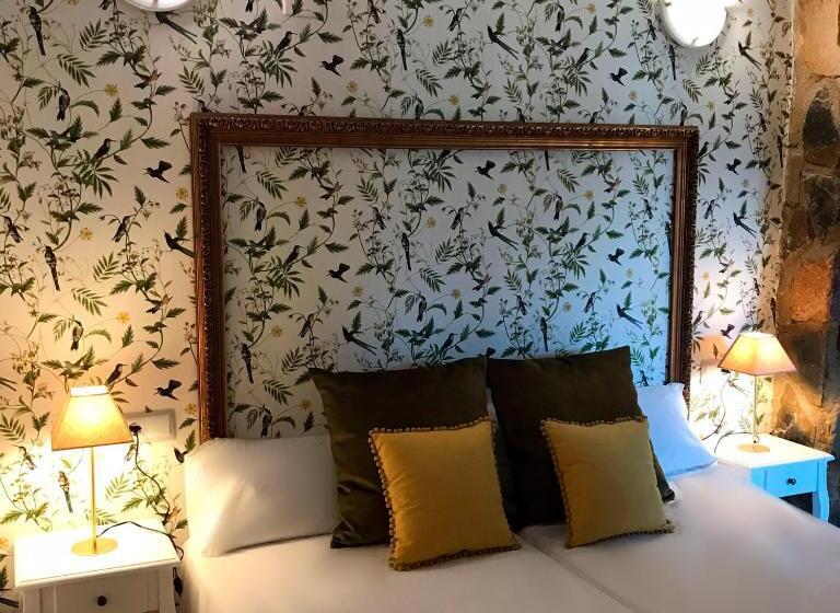 Номер Стандарт Трехместный, Hostal Leon Dormido