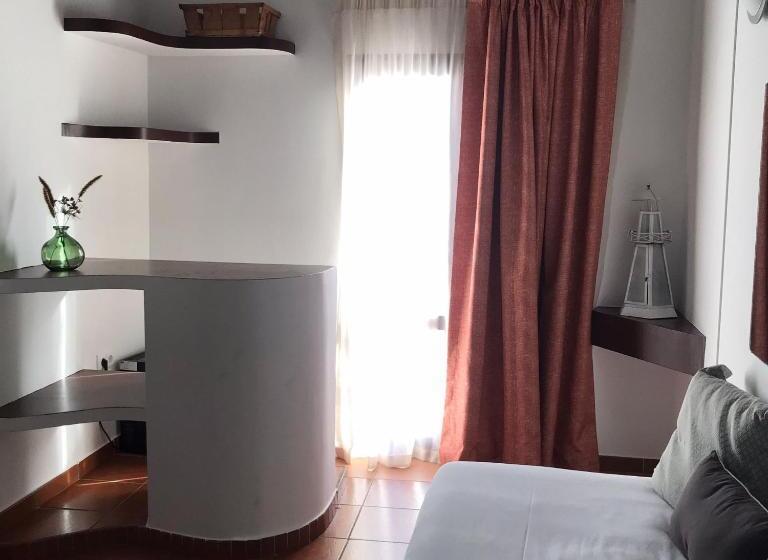 4인용 스탠다드 룸, Hostal Leon Dormido