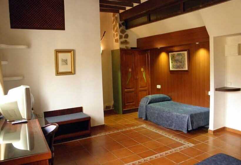 스탠다드 트리플 룸, Hostal Leon Dormido