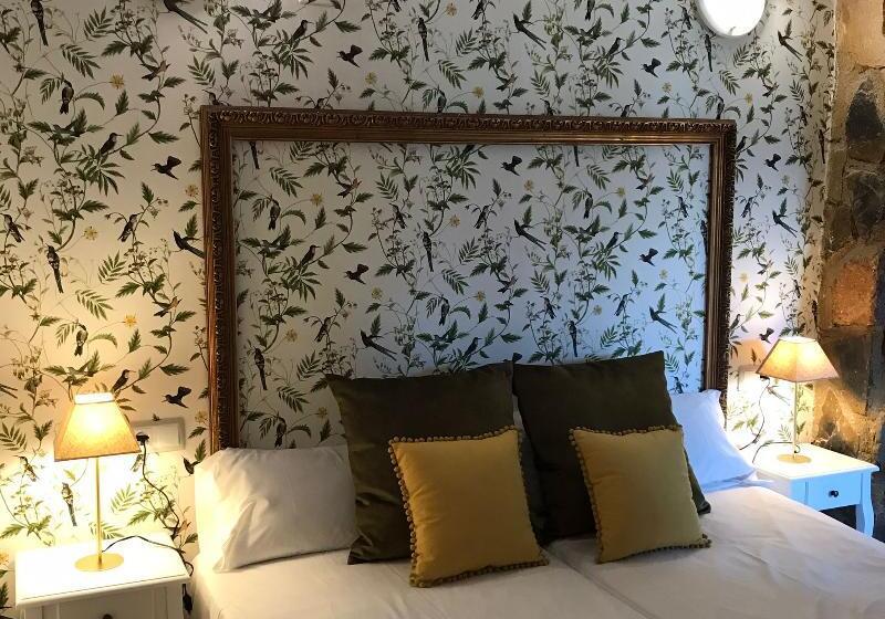 Номер Стандарт Трехместный, Hostal Leon Dormido