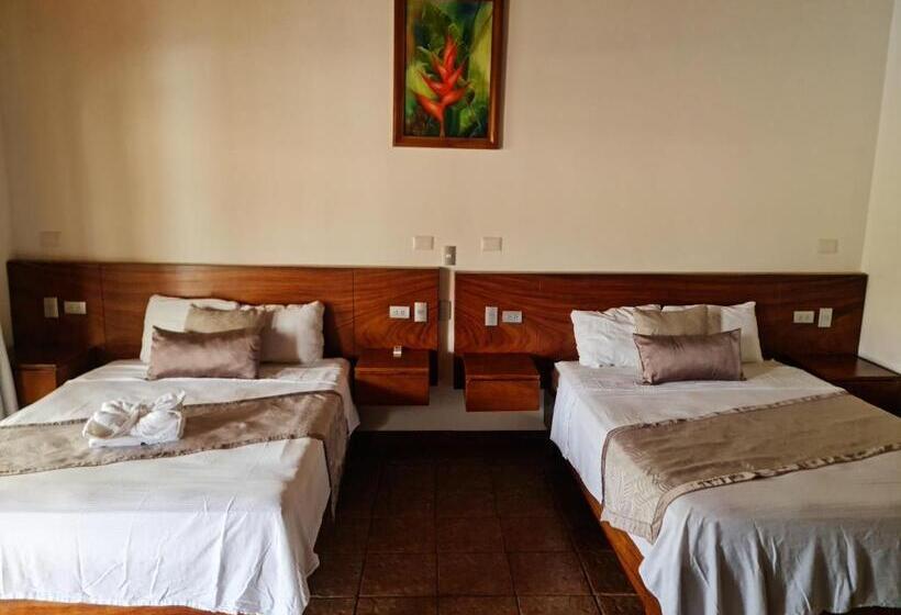 اتاق لوکس چهار تخته, Poshtel Arenal