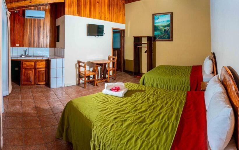 اتاق لوکس چهار تخته, Poshtel Arenal