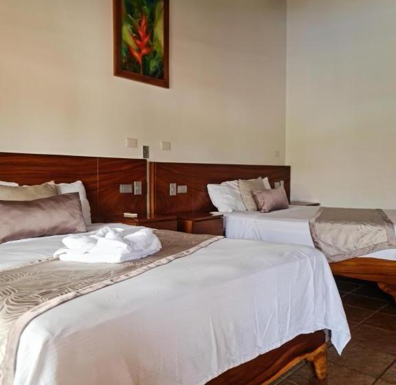 اتاق لوکس چهار تخته, Poshtel Arenal