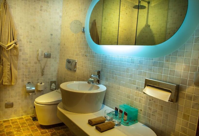 اتاق لوکس با چشم‌انداز دریا, Landmark Hotel Baku