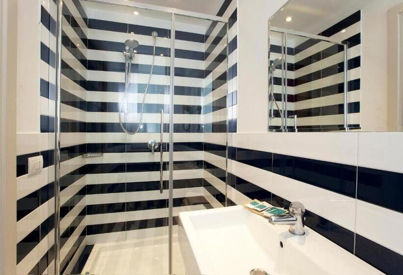 Номер Deluxe с Балконом, Sorrento Apartments One