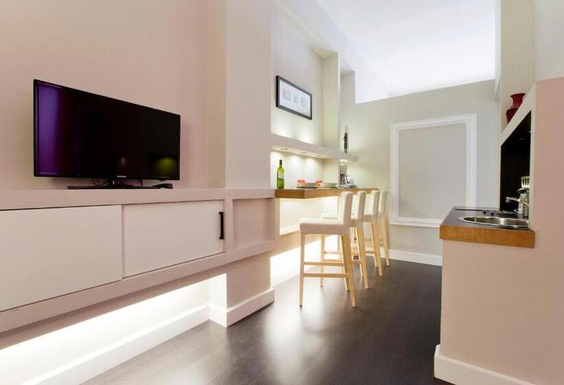 Полулюкс, Sorrento Apartments One