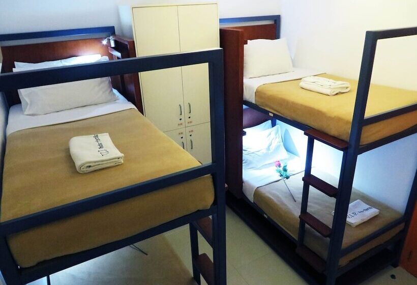 공동 객실, Townhouse Oak Vip Suites