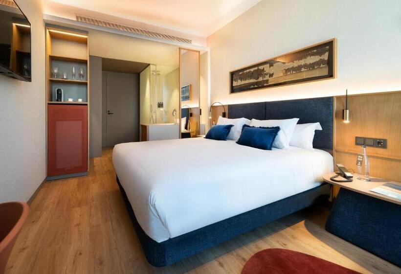 اتاق سوپریور با تخت بزرگ, Ocean Drive Madrid