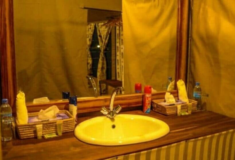 چادر با خدمات رفاهی لوکس, Osinon Camps & Lodges