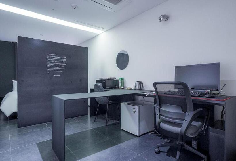 اتاق لوکس, Adlige