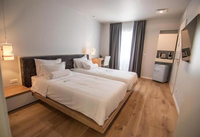 Номер Deluxe с Балконом, Divota Apartment