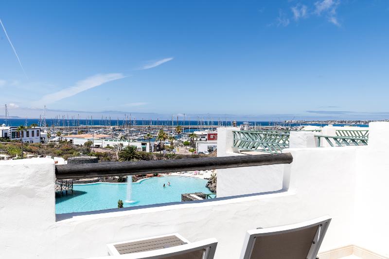 Номер Deluxe с Балконом, Divota Apartment