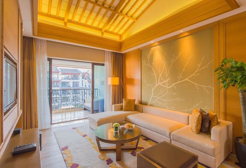 Люкс Повышенной Комфортности, Sheraton Grand Hangzhou Wetland Park Resort