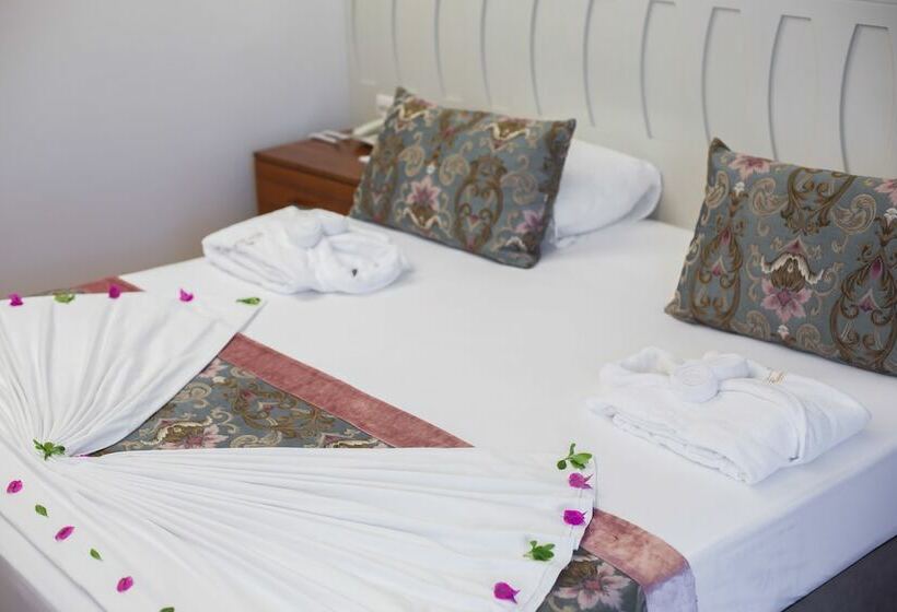 اتاق لوکس با چشم‌انداز دریا, Side Crown Serenity All Inclusive