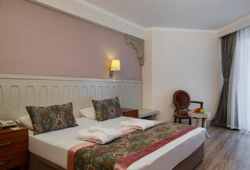 اتاق لوکس با چشم‌انداز دریا, Side Crown Serenity All Inclusive