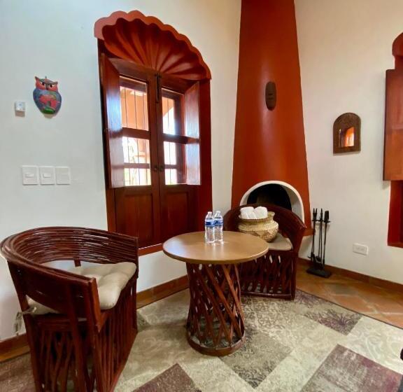 اتاق لوکس, Casa María Félix