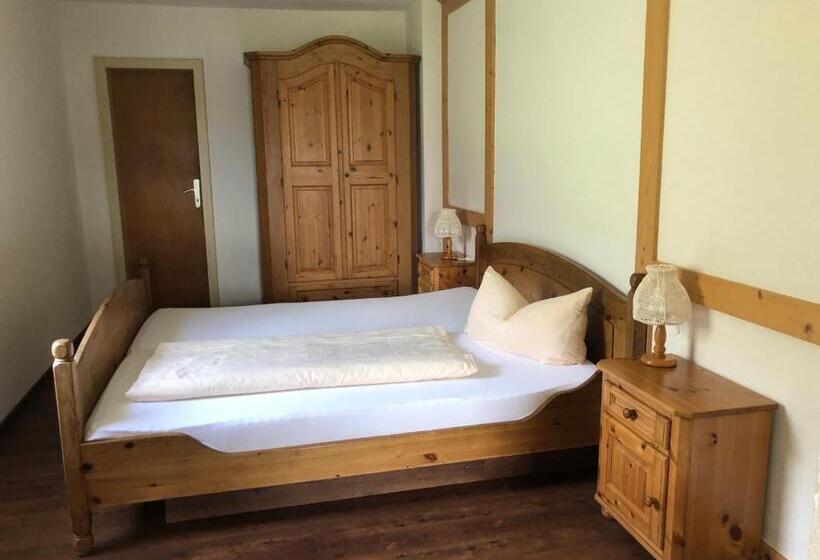 Quarto Estandar, Das Schwarzwald