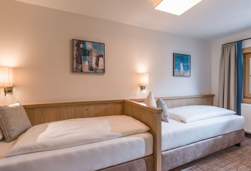 سوییت, Alpen Glück Hotel Unterm Rain Garni