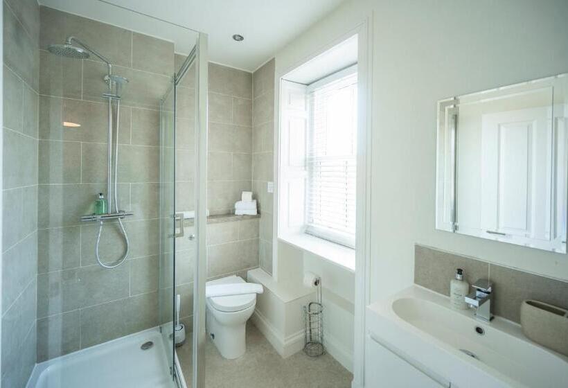 Quarto Estandar, Black Bull