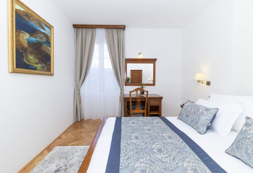 Полулюкс Вид на Море, Heritage Hotel Tisno