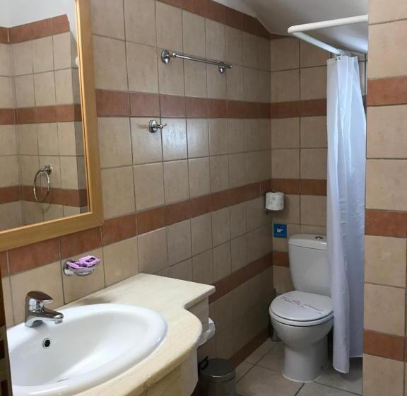 דירת חדר נוף לבריכה, Vagia Mare