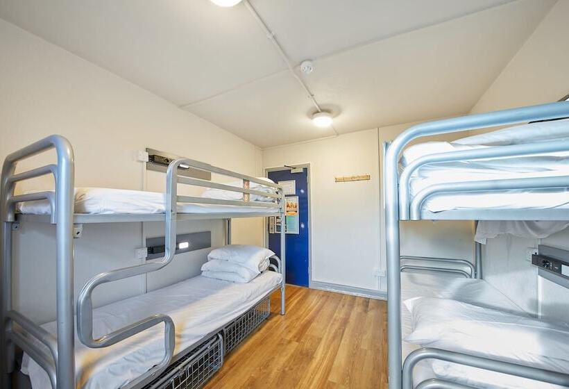 Кровать в Многоместном Номере с Общей Ванной, St Christopher S Inn Shepherd S Bush
