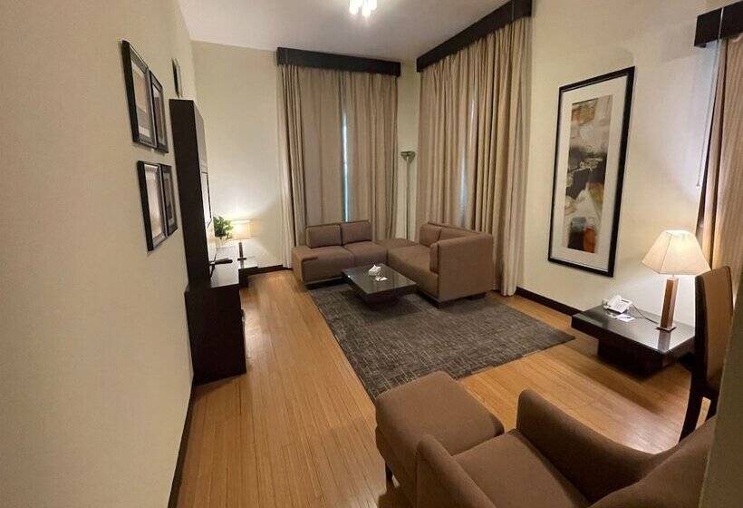 Апартаменты 2 Спальни, Tulip Creek Hotel Apartments