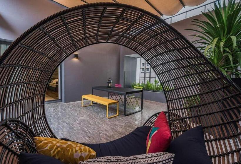 سوییت لوکس, Ad Lib Hotel Bangkok