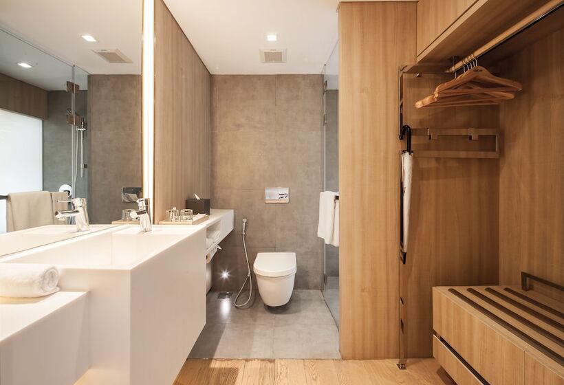 سوییت لوکس, Ad Lib Hotel Bangkok