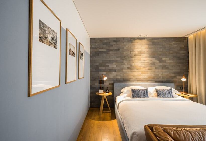 سوییت جونیور, Ad Lib Hotel Bangkok
