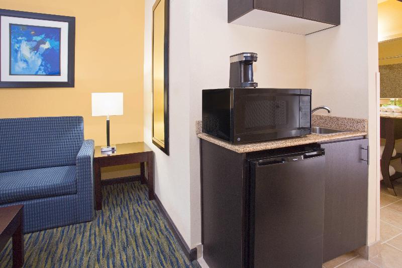 Люкс Кровать Кинг, Holiday Inn Express & Suites Denver North   Thornton, An Ihg