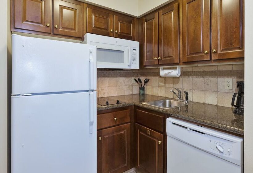 Люкс, Staybridge Suites Lansing   Okemos By Ihg