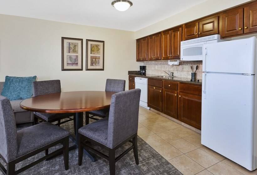Люкс, Staybridge Suites Lansing   Okemos By Ihg