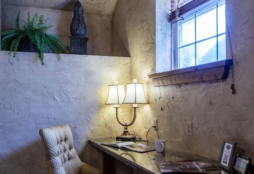 اتاق کلاب, The Inn At Leola Village, A Historic Hotel Of America