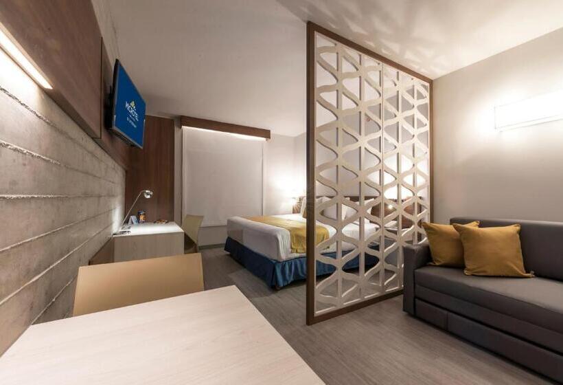 스위트 킹사이즈 침대, Microtel Inn & Suites By Wyndham Guadalajara Sur