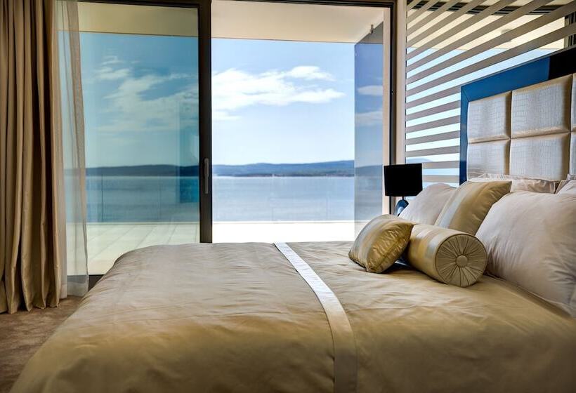 سوئیت پرزیدنت, Luxury Hotel Amabilis