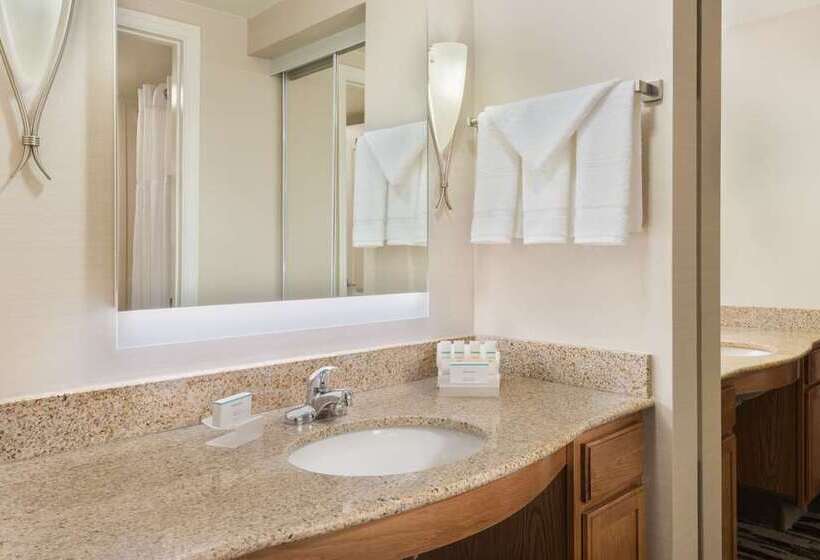 스위트, Embassy Suites Springfield