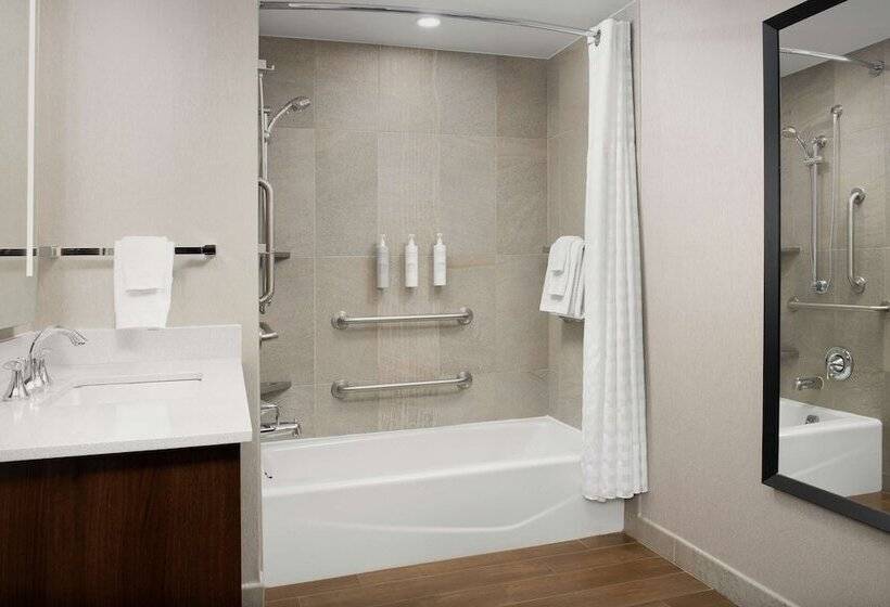 장애인을 위한 스위트, Embassy Suites Springfield