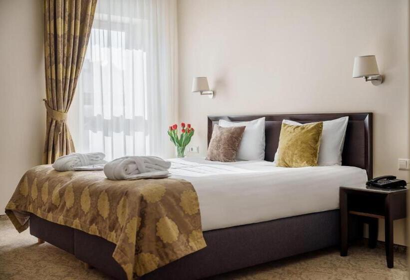 اتاق کلاس بیزنس, Euterpe