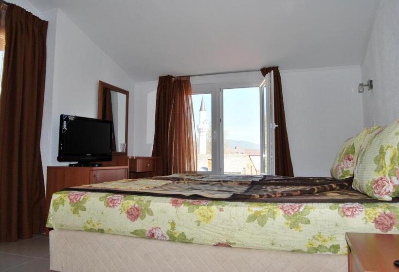 اتاق استاندارد سه نفره, Villa Milka