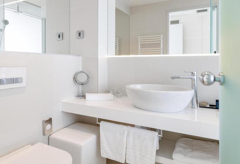 اتاق لوکس با چشم‌انداز دریا, Luxury Hotel Amabilis