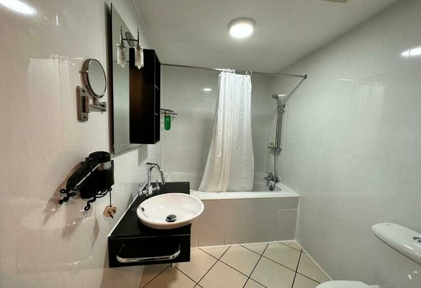 Номер Стандарт, Oak Plaza Hotels East Airport