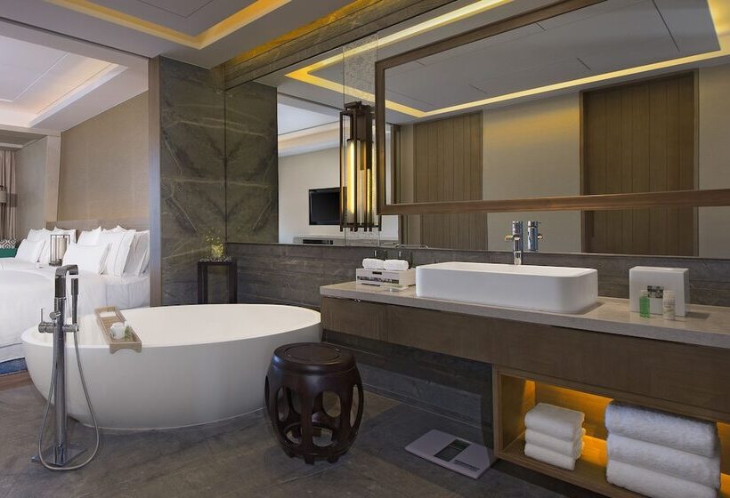 Номер Стандарт 2 Двуспальные Кровати, The Westin Sanya Haitang Bay Resort