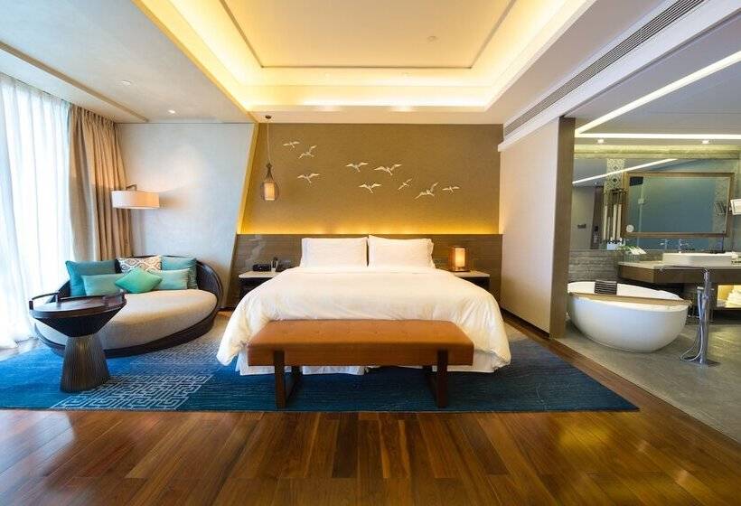 Номер Стандарт Двуспальная Кровать Боковой Вид на Море, The Westin Sanya Haitang Bay Resort