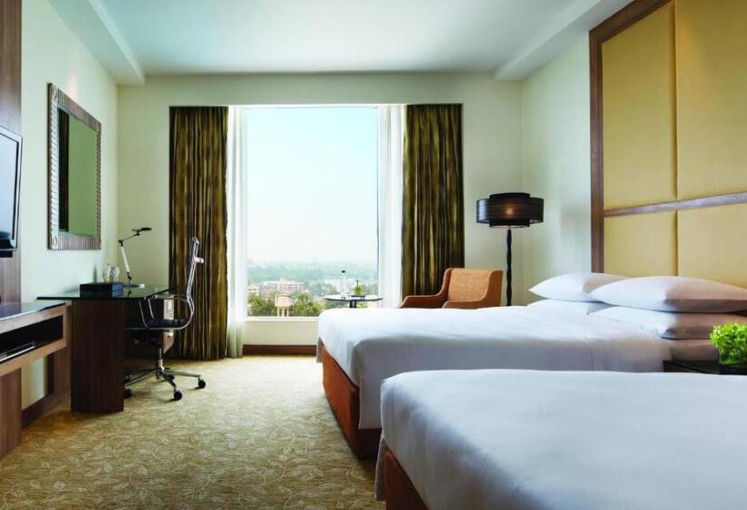 Номер Стандарт 2 Двуспальные Кровати, Bengaluru Marriott Hotel Whitefield