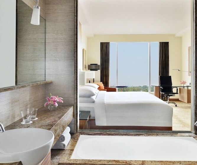 Номер Стандарт 2 Двуспальные Кровати, Bengaluru Marriott Hotel Whitefield