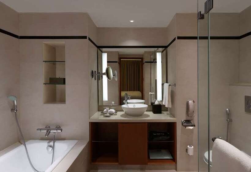스탠다드 룸, Hilton Bangalore Embassy Golflinks