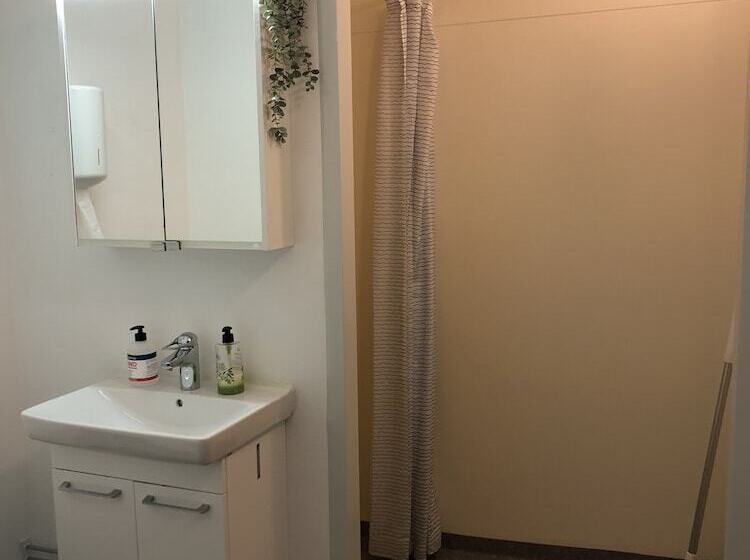Quarto Estandar Banheiro Compartilhado, Saxvikens Vandrarhem